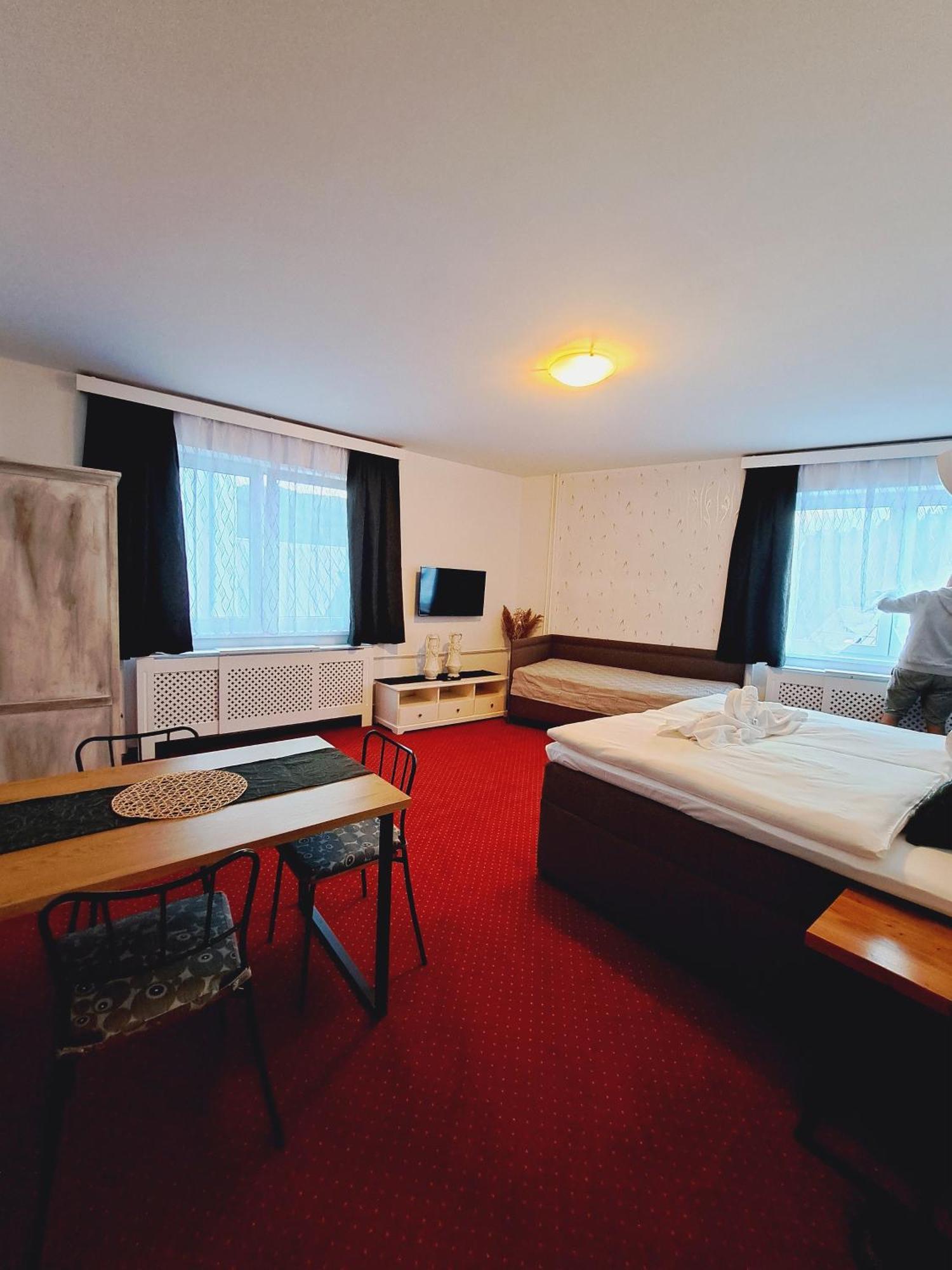 Hotel Grand Tanvald Extérieur photo