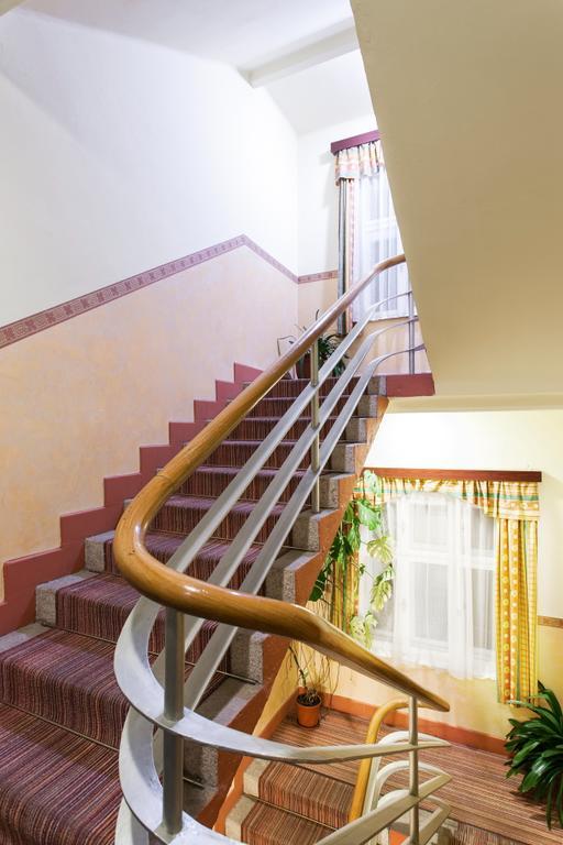 Hotel Grand Tanvald Extérieur photo