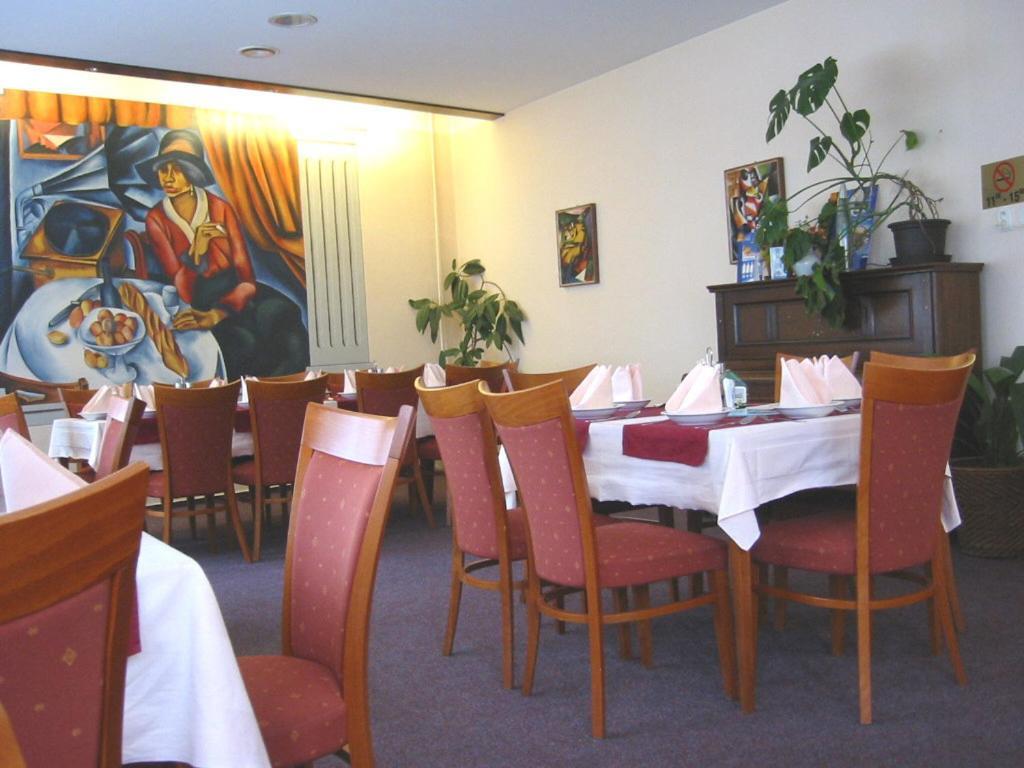 Hotel Grand Tanvald Extérieur photo