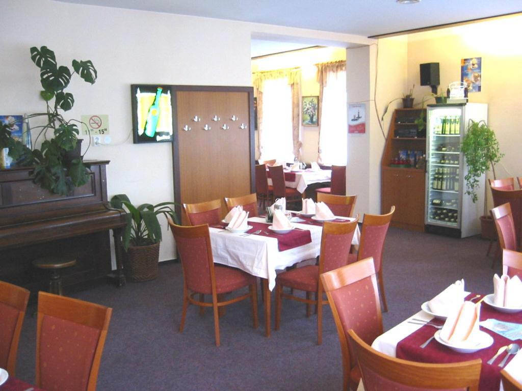 Hotel Grand Tanvald Extérieur photo